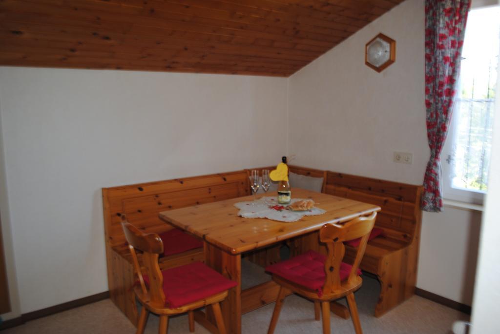 Ferienhaus Michor Latschach ober dem Faakersee Phòng bức ảnh